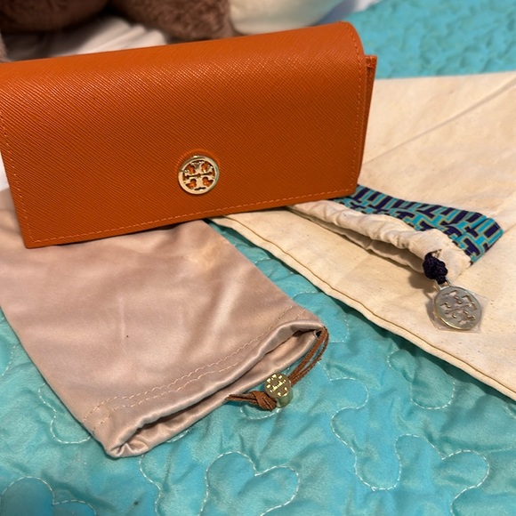 Tory Burch Accessories - Tory Burch bundle 3 pieces EUC eyeglass case small dust bag medium dust bag